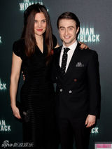 组图：雷德克里夫出席新片首映 小哈利变身熟男