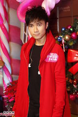 组图：古巨基曝儿时不穿内裤避谈结婚