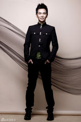 组图：张晓龙雅致大片诠释高雅品位