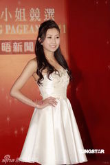 组图：2011年15位候选港姐曝光 表现紧张整体普通