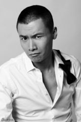 组图：于滨黑白大片展不羁男人魅力