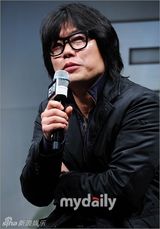 组图：孙艺珍薛景求出席新片《巨塔》发布会