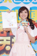 组图：豆花妹卖便当做公益 动漫装扮化身厨娘