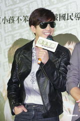 组图：陈晓东新片上演裸奔 巫启贤饰演黑社会老大