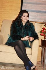 幻灯图集：黄奕结缘百年名表 演绎尊贵女人典范