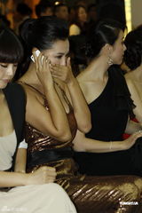 组图：刘孜产后首曝光身材苗条 莫小奇性感秀曲线