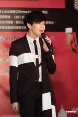 组图：林俊杰大方对Hebe示爱 为其写歌盼有合作