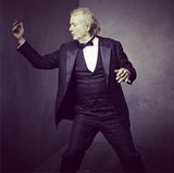 组图：奥斯卡晚宴写真 露皮塔幸福抱小金人