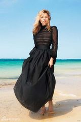 组图：凯特-莫斯牙买加拍时尚封面 尽显狂野性感