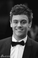 组图：英国跳水神童正太面孔猛男体魄