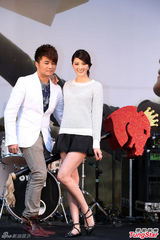 组图：吴亚馨拍吻戏调戏腼腆男 开火锅店圆梦