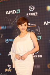 组图：刘芸为未来影像季颁奖 甜美优雅获赞赏