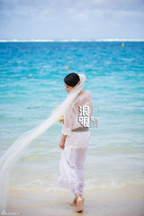 陈建斌夫妇庆结婚8周年 浪漫婚礼湿身热吻(图)