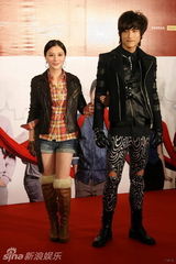 幻灯图：《全城热恋》首映红毯 四女星同场竞艳