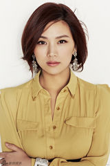 组图：曹曦文熟女系写真 笑容温暖女人味足