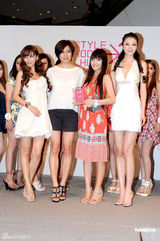 幻灯图集：熊黛林和Angalebaby性感助阵模特选秀