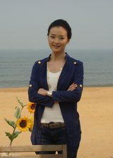 组图：《漂亮主妇》王艳自备服饰 装束受追捧