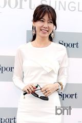 组图：孙丹菲金载沅等戴墨镜出席活动