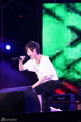 幻灯组图：中歌榜红五月音乐节落幕 羽泉自称粉丝