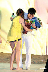 高清：吴克群遭遇赤脚女粉丝 汪涵杨乐乐夫妻档吸金