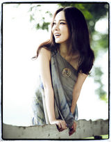 高清图：霍思燕清新写真肤若冰肌 柔软外表强大内心