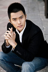 组图：沈泰帅气写真曝光 新晋实力小生魅力十足