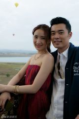 组图：陈赫攀千米高空示爱 携娇妻度蜜月