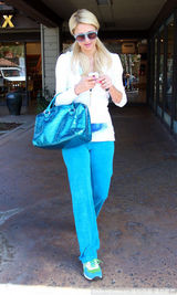 幻灯图集：帕丽斯化身蓝精灵 示范靓丽蓝色行头