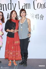 组图：林忆莲红馆个唱落幕 感谢歌迷一路陪伴