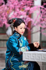 组图：《宫3》片花曝光 杨蓉七色造型亮相