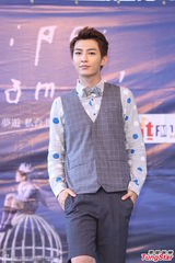 组图：炎亚纶视周杰伦为贵人 与初恋女友话题多