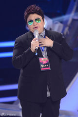 组图：和声韩红献导演处女秀 称PK黄绮珊会死