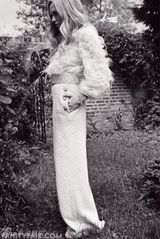 组图：阿曼达-塞弗里德《名利场》写真美若仙子