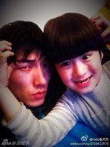 组图：张亮天天父子生活照温馨有爱