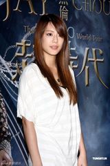 幻灯图：陈奕迅出席周杰伦小巨蛋个唱搞怪互动