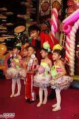 组图：古巨基曝儿时不穿内裤避谈结婚