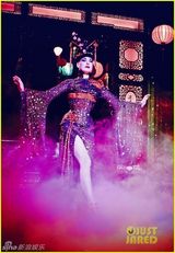 组图：舞娘蒂塔最新表演现场华丽曝光