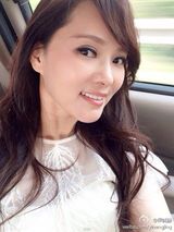 组图：伊能静素颜自拍似少女 笑称没有PS