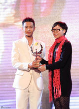 组图：2011年明星公民盛典场内获奖艺人