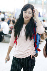 高清组图：miss A秀智活泼可爱休闲装扮亮相机场