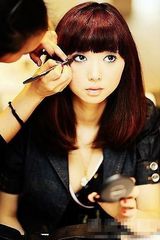 组图：探秘“中国公主”成人舞会 红三代多入选