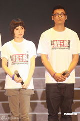 幻灯图：香港演艺界赈灾 余文乐王菀之等演唱