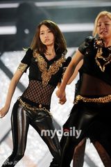 组图：韩团齐亮相梦想演唱会 少女时代网袜诱惑