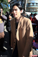 组图：萧敬腾开心出庭欲讨公道 盼揪出幕后主使