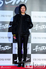 组图：金泰熙尹恩惠等亲临韩片《嫌疑犯》试映