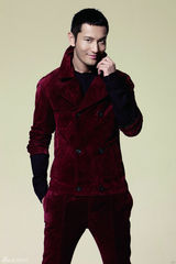 组图：黄晓明不断突破 登国际时尚女刊封面