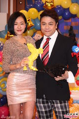 组图：小S被问胖达人千万转让 快闪避谈