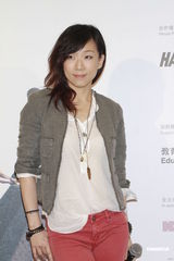 组图：林忆莲否认收入过亿 即将展开亚洲巡唱