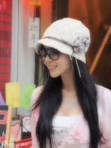 组图：巩新亮晒北海道街拍照 清新可人很俏皮