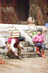 组图：爸爸去哪儿第六期海量图 萌宝帅爸卖菜忙